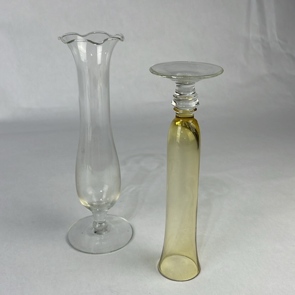 Set of 2 Vintage Glass Bud Vases - Picture 4 of 14